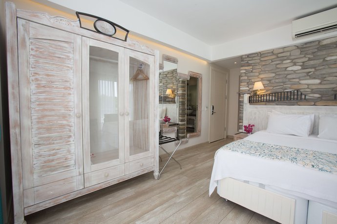 Imagen de la habitación del Hotel Dedeminn Marina. Foto 7
