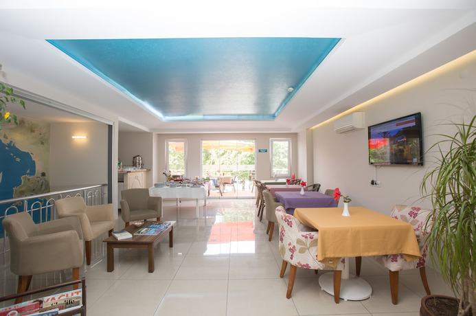 Imagen de los interiores del Hotel Dedeminn Marina. Foto 19