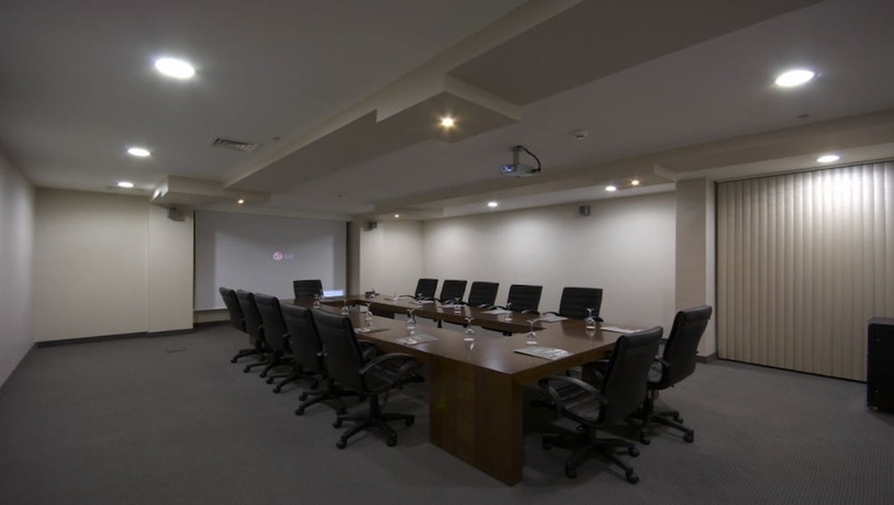 Imagen de los interiores del Hotel Dedepark. Foto 12