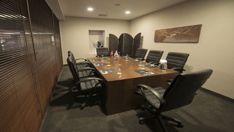Imagen de los interiores del Hotel Dedepark. Foto 14