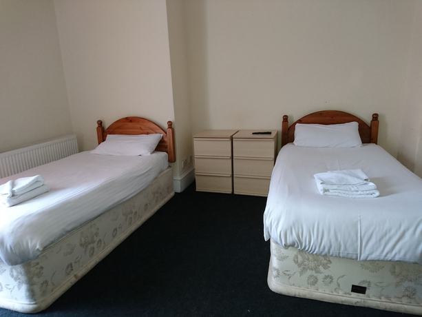 Imagen de la habitación del Hotel Dee. Foto 2