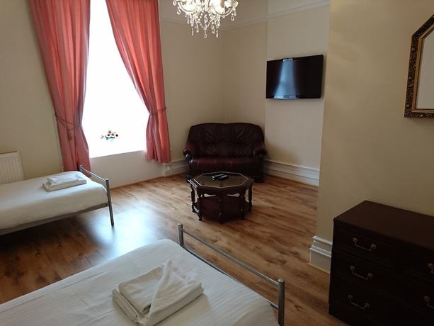 Imagen de la habitación del Hotel Dee. Foto 3