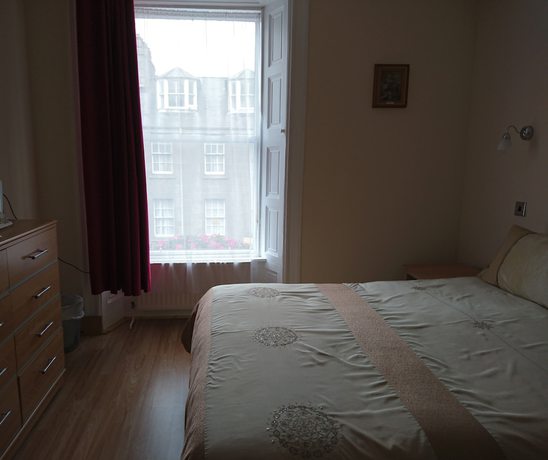 Imagen de la habitación del Hotel Dee. Foto 4