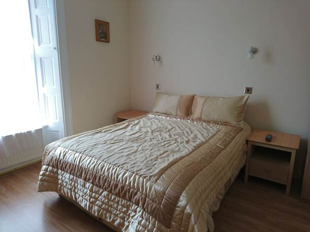 Imagen de la habitación del Hotel Dee. Foto 5