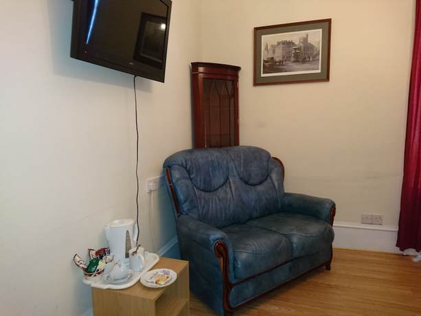 Imagen de la habitación del Hotel Dee. Foto 15
