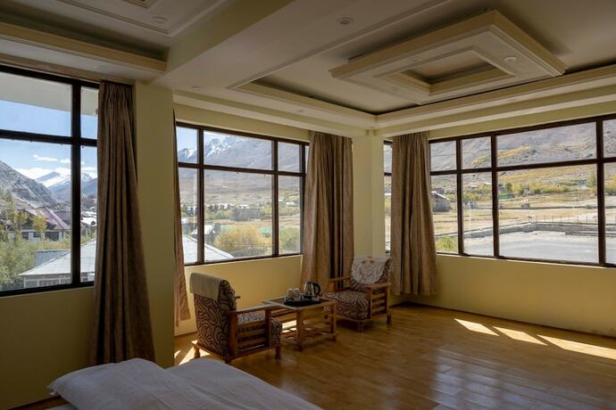 Imagen general del Hotel Dee Grand Marq. Foto 11