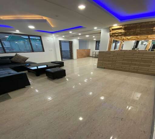 Imagen general del Hotel Dee Grand Marq. Foto 16