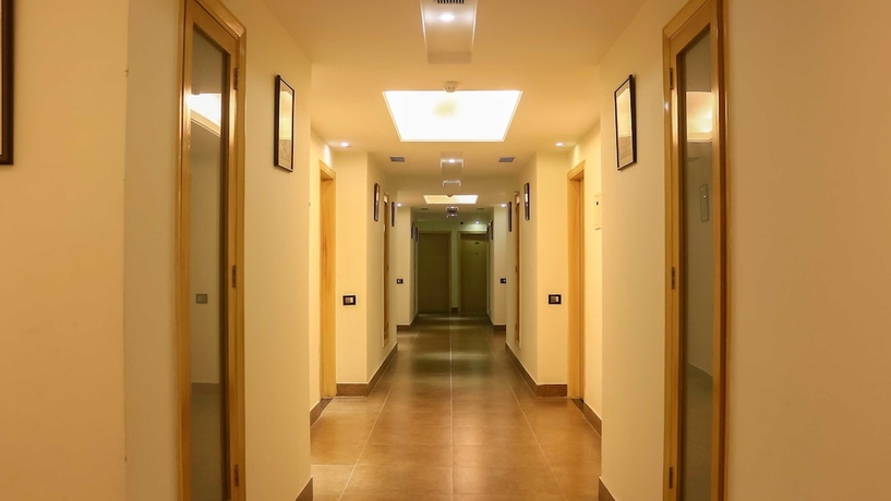 Imagen de los interiores del Hotel Dee Marks and Resorts. Foto 16