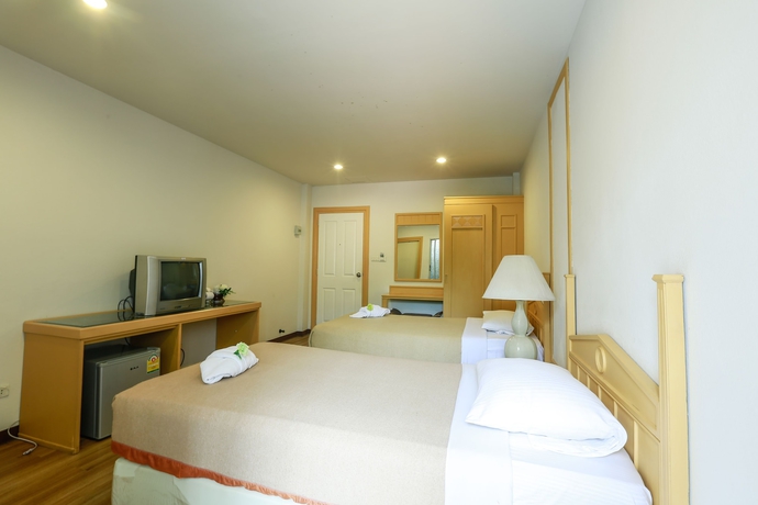 Imagen de la habitación del Hotel Deeden Pattaya Resort. Foto 2
