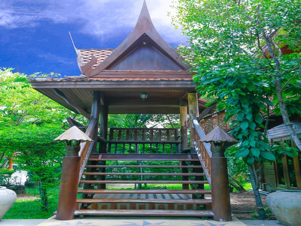 Imagen de los interiores del Hotel Deeden Pattaya Resort. Foto 15