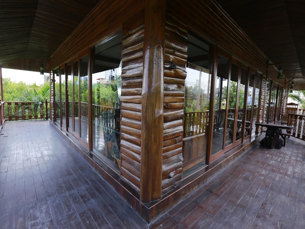 Imagen de los interiores del Hotel Deeden Pattaya Resort. Foto 16