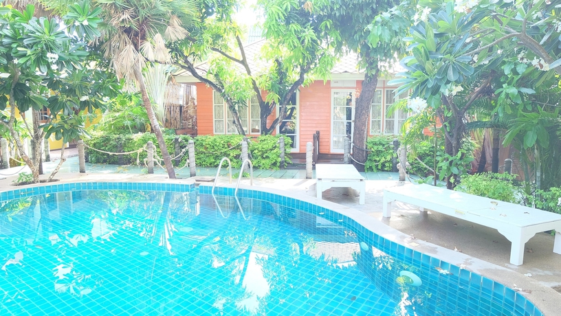 Imagen de la habitación del Hotel Deeden Pattaya Resort. Foto 11