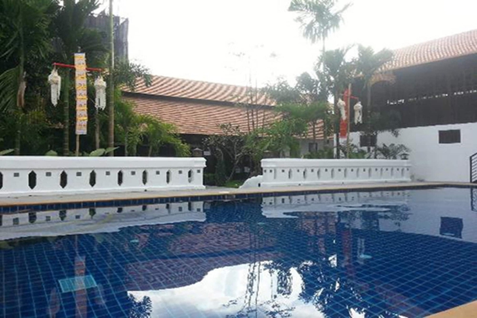 Imagen de la piscina del Hotel Deejai Chiang Mai Backpackers - Adults Only. Foto 15