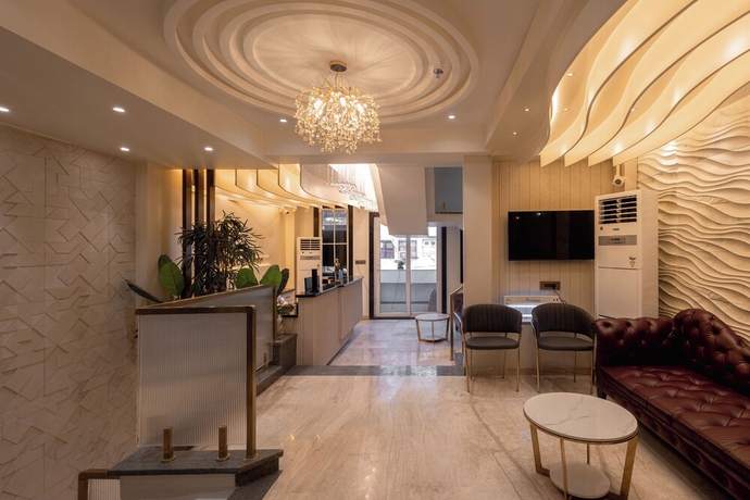 Imagen de los interiores del Hotel Deep. Foto 16