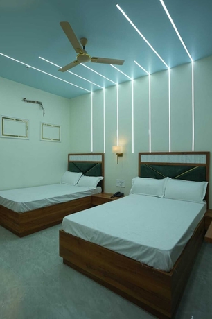 Imagen de la habitación del Hotel Deep Palace Inn. Foto 2