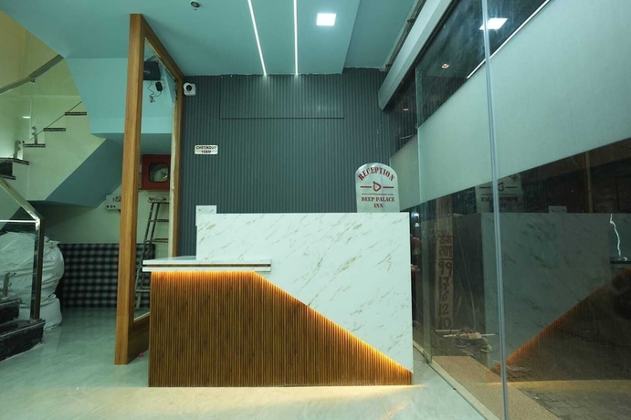 Imagen de los interiores del Hotel Deep Palace Inn. Foto 16