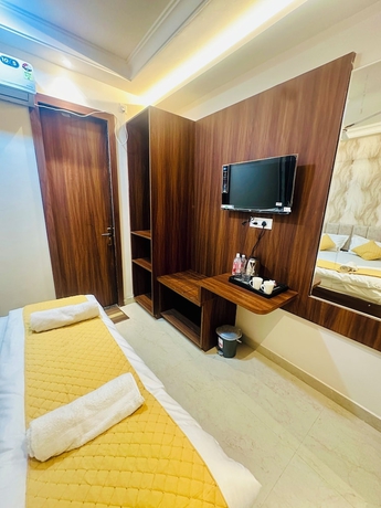 Imagen de la habitación del Hotel Deep Palace, Varanasi. Foto 4