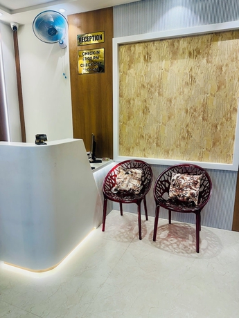 Imagen de los interiores del Hotel Deep Palace, Varanasi. Foto 15