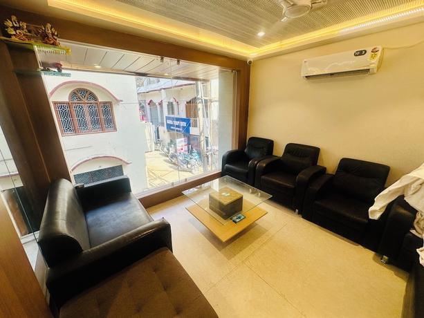 Imagen de los interiores del Hotel Deep Palace, Varanasi. Foto 16