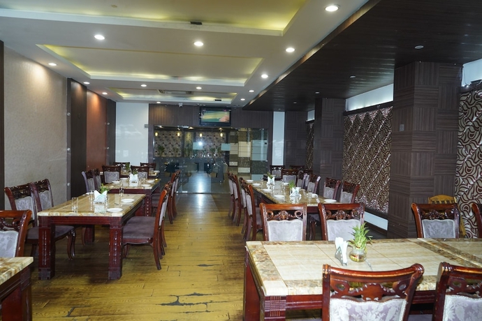 Imagen del bar/restaurante del Hotel Deep Residency. Foto 4