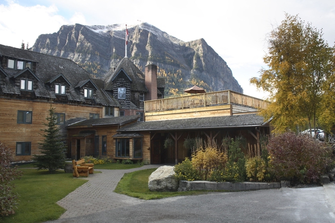 Imagen de los exteriores del Hotel Deer Lodge, Lake Louise. Foto 12