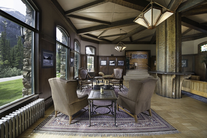 Imagen de los interiores del Hotel Deer Lodge, Lake Louise. Foto 14
