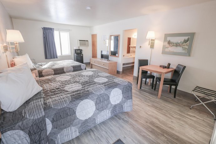 Imagen de la habitación del Hotel Deer Lodge Motel. Foto 9