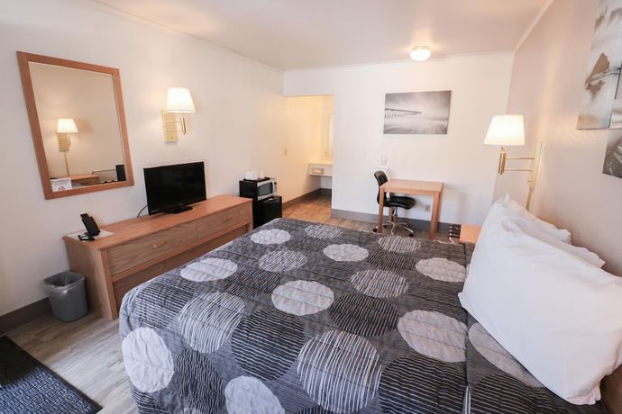 Imagen de la habitación del Hotel Deer Lodge Motel. Foto 16