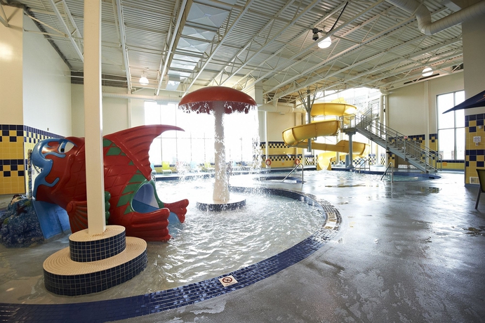 Imagen de la piscina del Hotel Deerfoot Inn and Casino. Foto 13