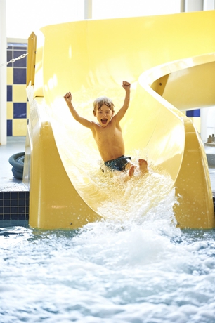 Imagen de la piscina del Hotel Deerfoot Inn and Casino. Foto 14