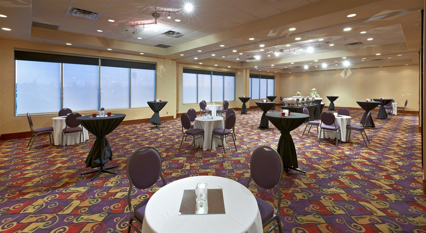 Imagen de los interiores del Hotel Deerfoot Inn and Casino. Foto 11