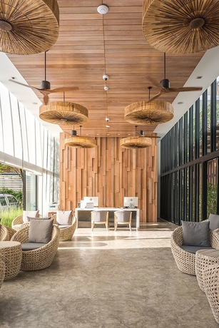 Imagen de los interiores del Hotel Deevana Krabi Resort. Foto 18