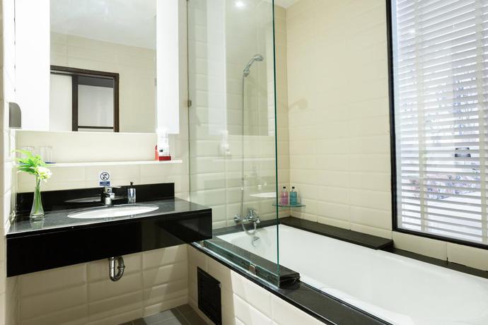 Imagen de los interiores del Hotel Deevana Plaza Krabi. Foto 12