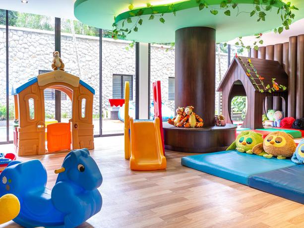 Imagen de los interiores del Hotel Deevana Plaza Krabi. Foto 16