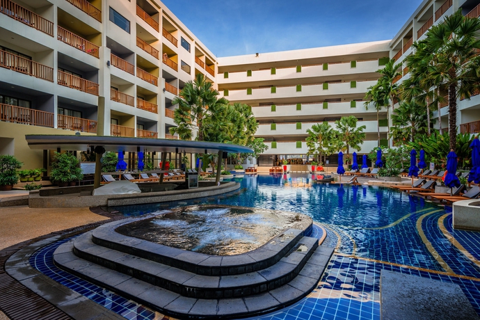 Imagen de los exteriores del Hotel Deevana Plaza Phuket. Foto 14