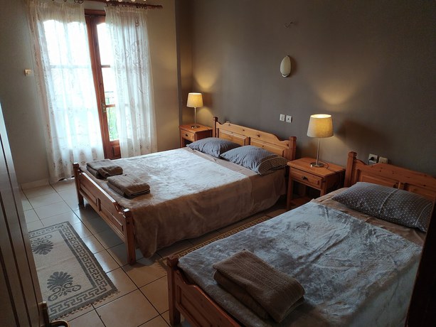 Imagen de la habitación del Hotel Defkalion. Foto 8