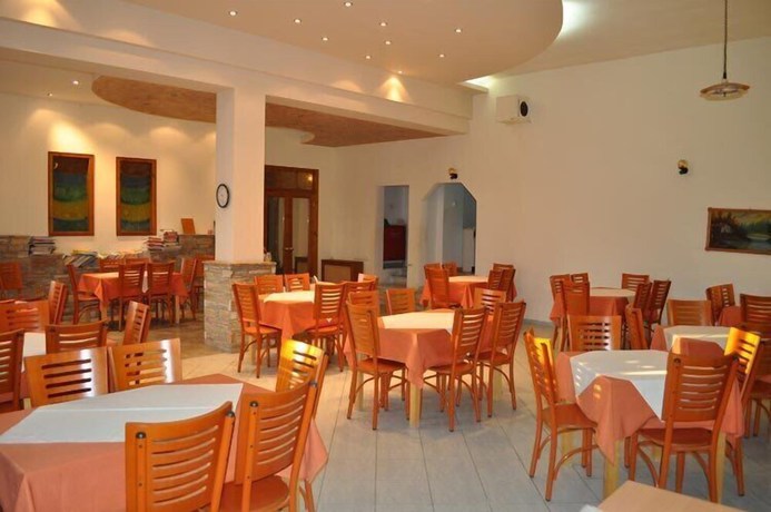 Imagen del bar/restaurante del Hotel Defkalion. Foto 5