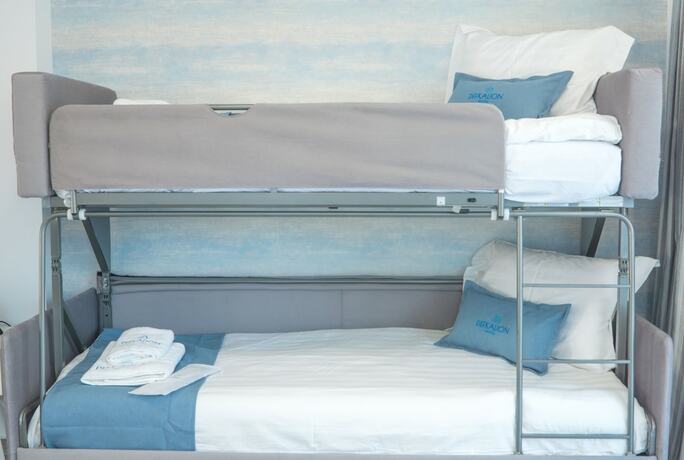 Imagen de la habitación del Hotel Defkalion. Foto 15