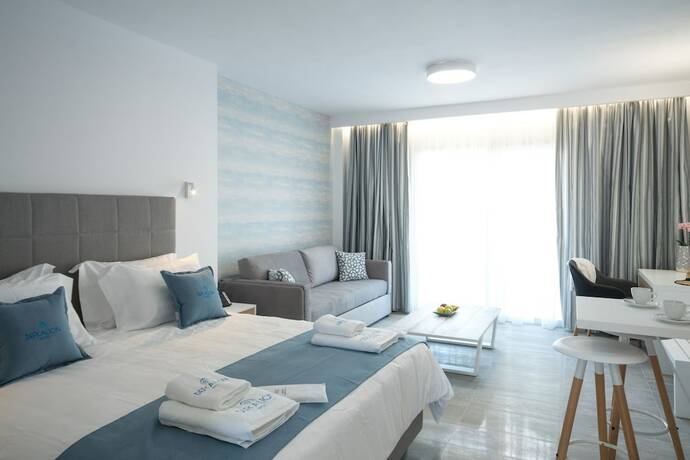 Imagen de la habitación del Hotel Defkalion. Foto 20