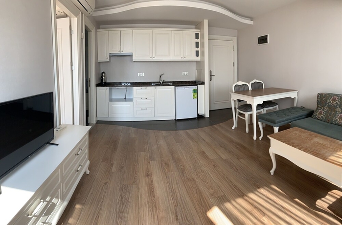 Imagen de la habitación del Hotel Defne Beach. Foto 4