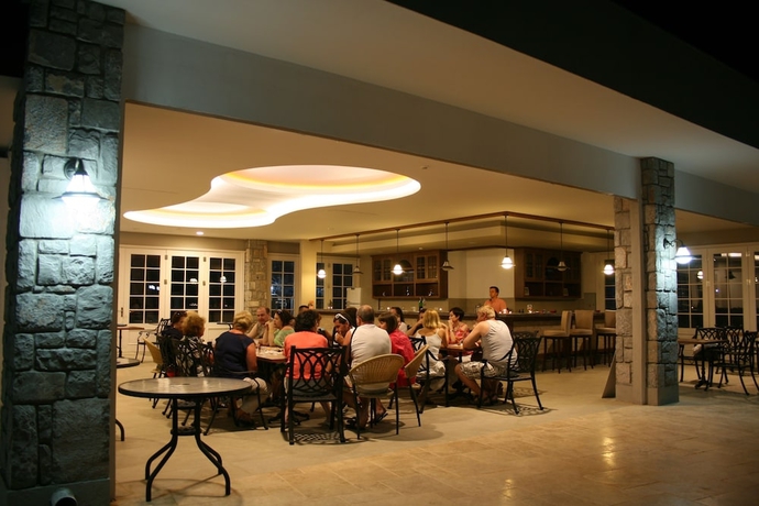 Imagen de los interiores del Hotel Defne Beach. Foto 19