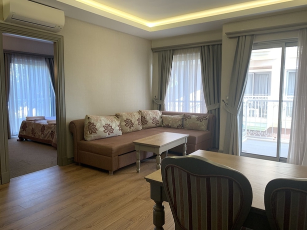 Imagen de la habitación del Hotel Defne Beach. Foto 11