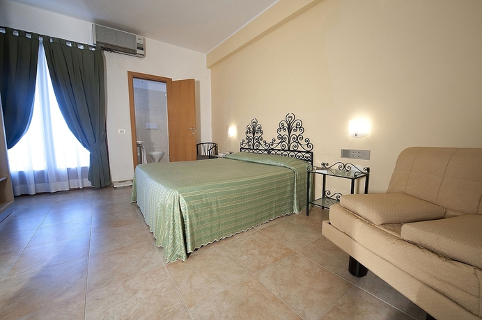 Imagen de la habitación del Hotel Degli Aranci, Vieste. Foto 6