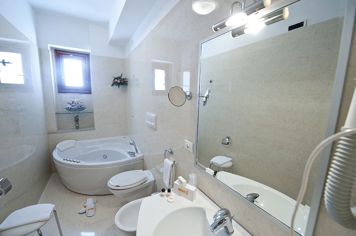 Imagen de la habitación del Hotel Degli Aranci, Vieste. Foto 7