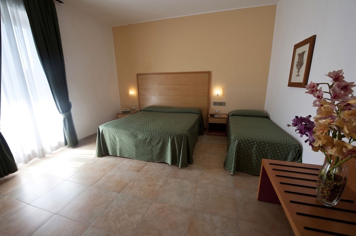Imagen de la habitación del Hotel Degli Aranci, Vieste. Foto 11