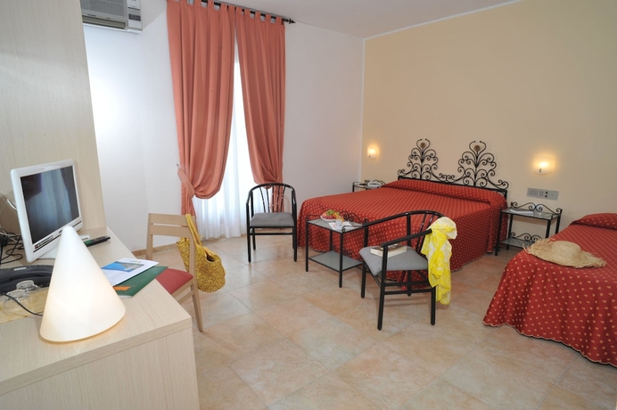 Imagen de la habitación del Hotel Degli Aranci, Vieste. Foto 13