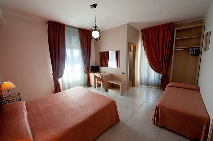 Imagen de la habitación del Hotel Degli Aranci, Vieste. Foto 15