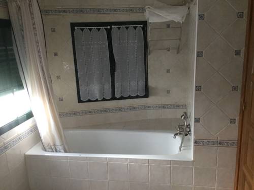 Imagen de la habitación del Hotel Dehesa La Cenia. Foto 2