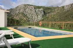 Imagen de la piscina del Hotel Dehesilla. Foto 9