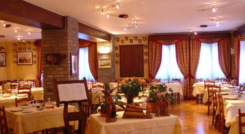 Imagen del bar/restaurante del Hotel Dei Camosci. Foto 2